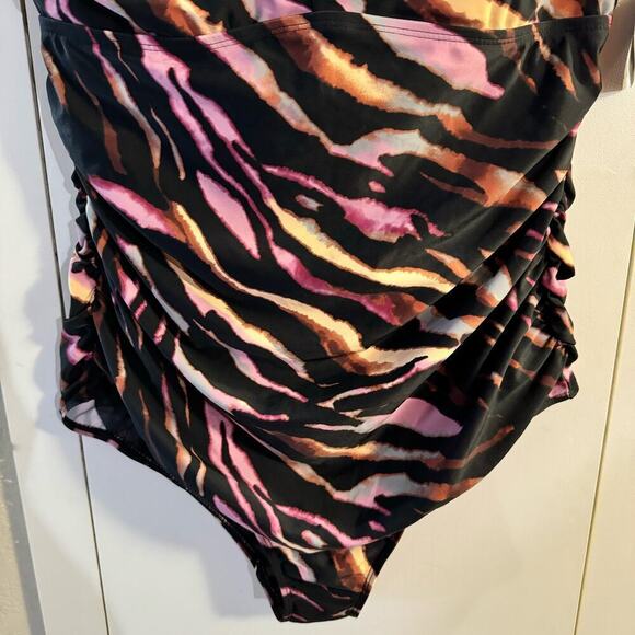 NWT Torrid Wireless Ladder Back One Piece Swimsuit Size 1X - Picture 8 of 14